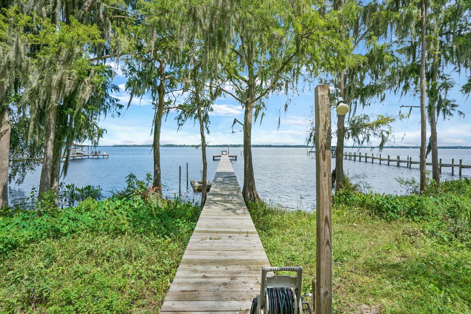 Cozy River Cabin Family Friendly Dock Playset Bball Court Villa Palatka Exterior photo